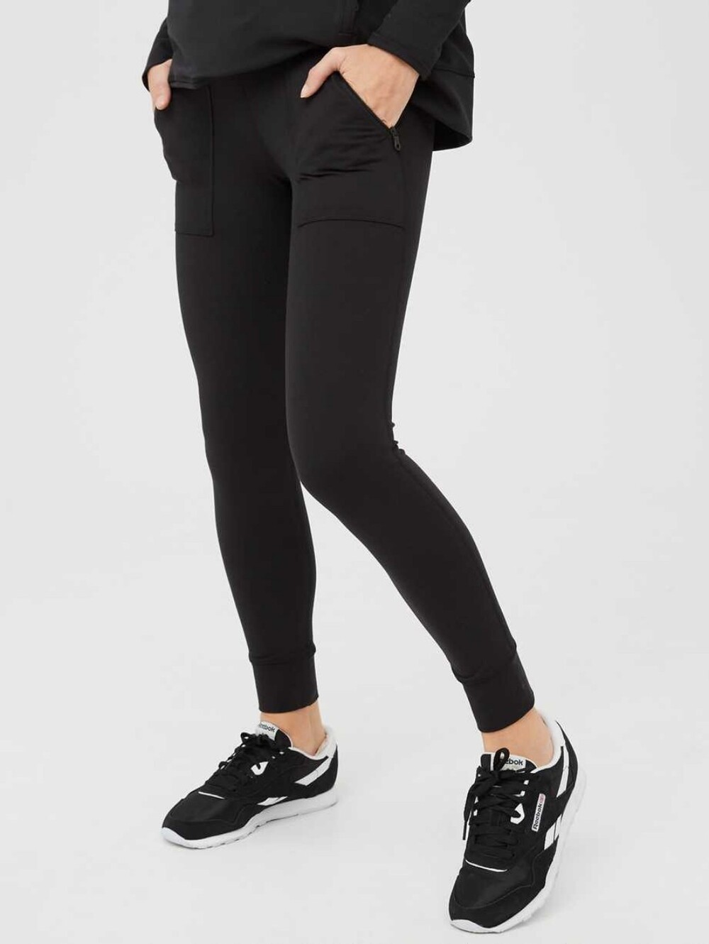 Aerie Offline The Hugger Legging Hi-Rise Short Inseam black leggings Size M